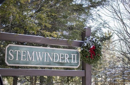 Snowshoe Condo | Stemwinder 5 SKI IN SKI OUT Spectacular 4 BR Home Spacious Deck