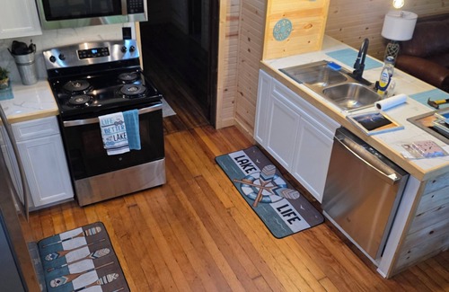 Cleveland House | Step back in time with modern comfort in this beautifully preserved 1915 home.