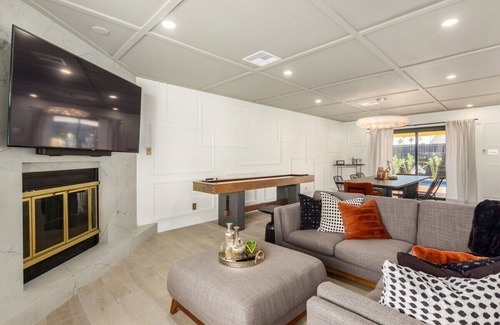 Park Scottsdale One House | Step into our luxurious, high-end retreat, blending sophistication with comfort