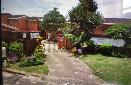 Hibberdene Apartment | Step On the BEACH