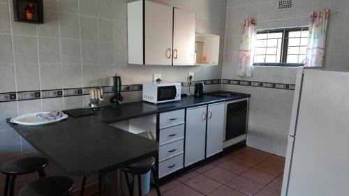 Hibberdene Apartment | Step On the BEACH