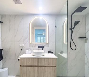 Bilinga Apartment | Step out to the Beach