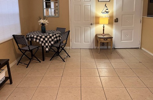 East Daytona Apartment | Step to the Daytona Beach