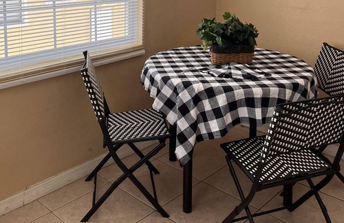 East Daytona Apartment | Step to the Daytona Beach