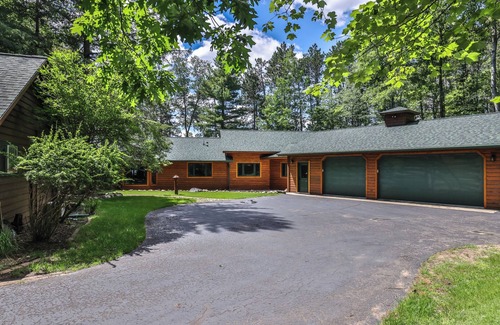 Eagle River House | Stepaway Vacation Rentals-Adlersee Lakehouse on lovely Eagle Lake