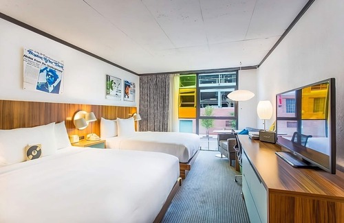 West Fens Hotel | Steps away from Fenway Park! 2 Pool View Units with Balcony! Pets Allowed, Pool!