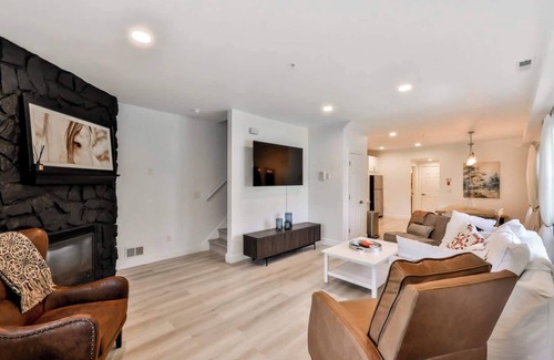 Hunter Apartment | Steps from Hunter Mountain | Cozy Modern Condo