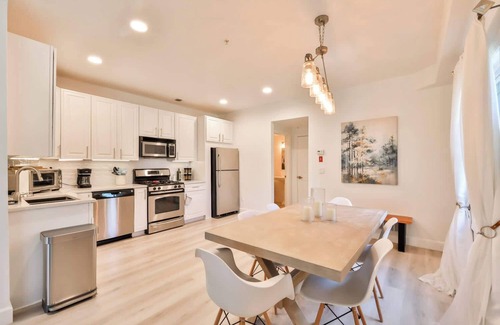 Hunter Apartment | Steps from Hunter Mountain | Cozy Modern Condo