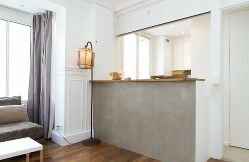 Quartier de la Place-Vendome Apartment | Steps from Le Louvre and Tuileries - Stylish 1BR on Rue St. Honore