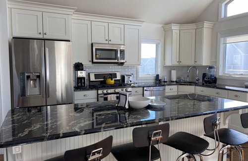 Alden Manor House | Steps from the beach! Beautiful 3-bedroom house in Long Beach