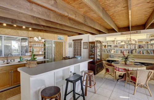 Makaha Cottage | Steps From the Sand Charming Beach Front Cottage Located on Makaha Surfing Beach