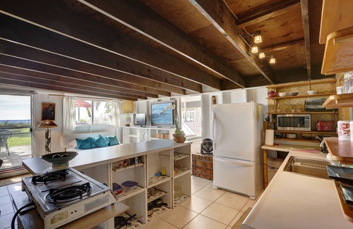 Makaha Cottage | Steps From the Sand Charming Beach Front Cottage Located on Makaha Surfing Beach