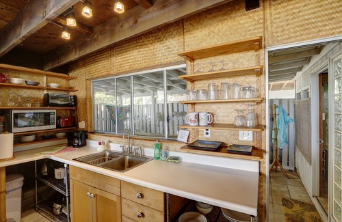 Makaha Cottage | Steps From the Sand Charming Beach Front Cottage Located on Makaha Surfing Beach