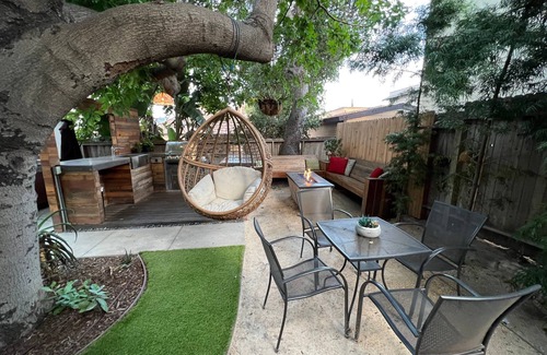 Golden Hill House | Steps to Broadway! Near Downtown, Zoo, Coronado, The Midway, SD BAY, NEW Jacuzzi, BBQ!