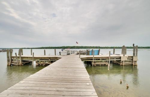 Cedarville House | Steps to Lake Cedarville Cabin 12 with Shared Perks