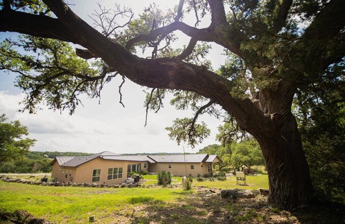Spring Branch House | Steps to Remi's Ridge & Hayes Hollow! Century Oak Casita - Near Canyon Lake