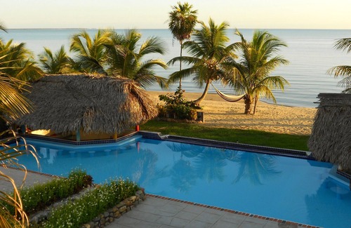 Sittee River Villa | Steps to the Ocean - 3 BR villa with Ocean and Mountain Views