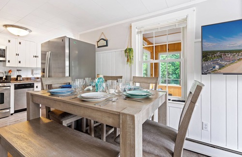Old Orchard Beach House | Steps2Beach, 2SidesOfDuplex, Grill & Fire Pit, Beach Gear