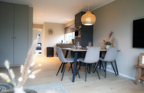 Baarland Ski Chalet | Stijlvol ingerichte bungalow aan de Westerschelde