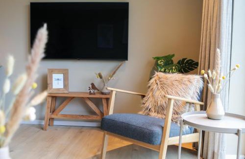 Baarland Ski Chalet | Stijlvol ingerichte bungalow aan de Westerschelde