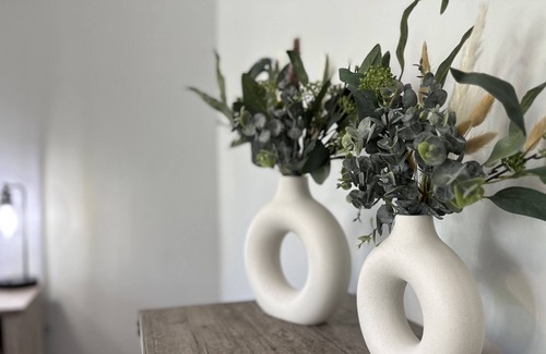 Bardstown House | Still Hill- Bourbon Trail Home on 5 acres with a hot tub and fire pit