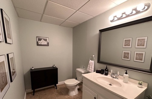 Bardstown House | Still Hill- Bourbon Trail Home on 5 acres with a hot tub and fire pit