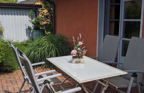 Wieck auf dem Darss House | Stoeckwiese vacation home in tranquil Wieck.