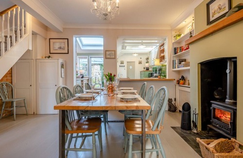 Wimborne House | Stone Cottage - Wimborne