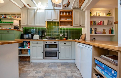 Wimborne House | Stone Cottage - Wimborne