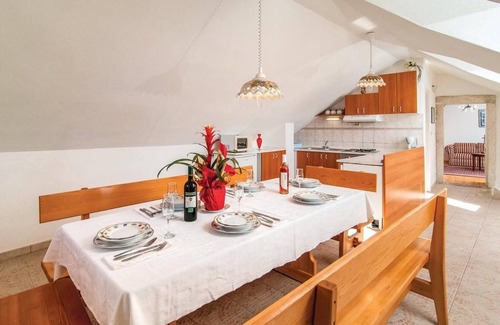 Donji Humac House | Stone house Glicinija with Pool