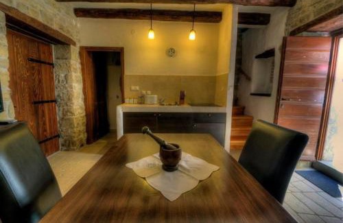 Kotli House | Stone House Kotli