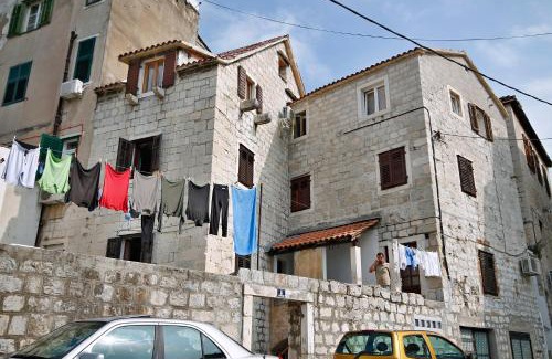 Split Apartment | Stone Rose in Center