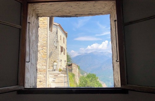 Bairols House | Stone tower in the heart of the village in the Mercantour Park, 45 minutes from Nice