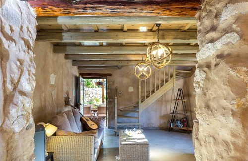 Yerolakkos Villa | Stone villa | Heated pool, playground for kids, serenity