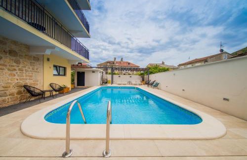 Cove Rogacic Villa | Stone Villa Lemon with pool in Vis