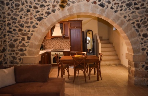 Astratigos Villa | Stone villa shared pool & seaview, 1bedrooms, wifi, bbq