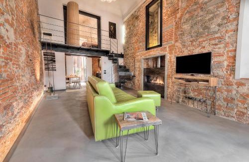 Sant' Ambrogio Apartment | Stone Walls Deluxe