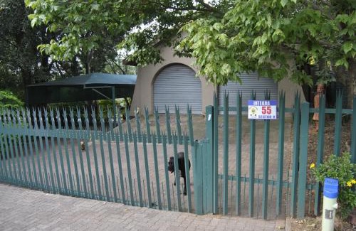 Greater Johannesburg Metropolitan Area Apartment | Stop-a-While