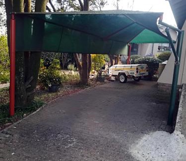 Greater Johannesburg Metropolitan Area Apartment | Stop-a-While