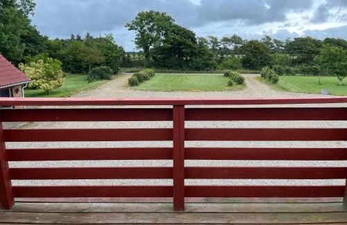 Bækmarksbro Apartment | Stor lejlighed i landlige omgivelser