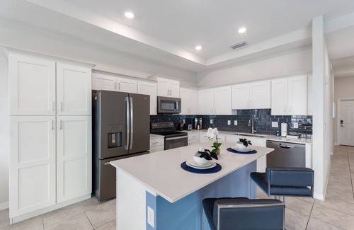 Kissimmee Condo | Storey Lake Resort 2bd Condo Overlooking Water #840 2 Bedroom Condo