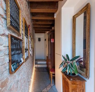 Padova Apartment | Storico alloggio fronte piazza in Borgo Portello