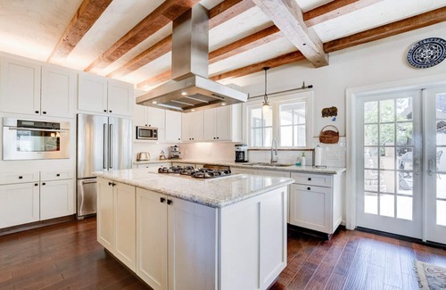 Crown Point House | Storybook Beach House 2 blocks from the Beach or Mission Bay with Pool & Hot tub