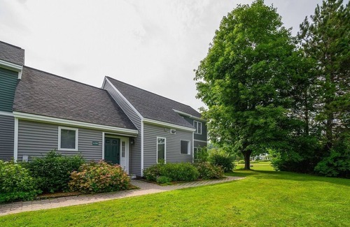 Stowe Area House | Stoweflake 3BR Townhouse with Resort Amenities