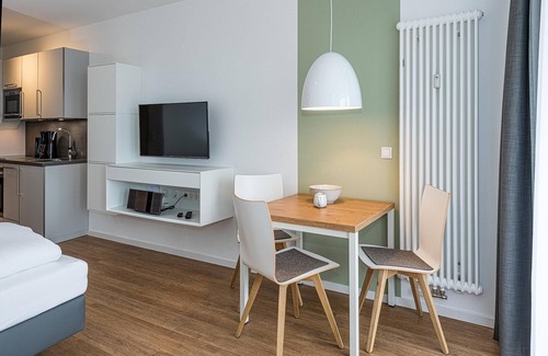 Bensersiel Apartment | Strandnahes Ferienapartment mit Balkon, Parkplatz, Schwimmbad- & Saunanutzung