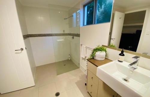 North Ward Apartment | Strand to Stadium - Perfect central location in Townsville City