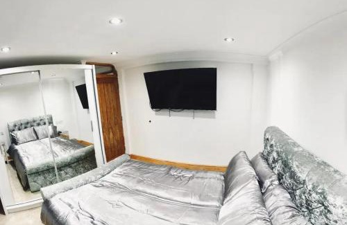 Stratford and New Town Apartment | Stratford city apartments