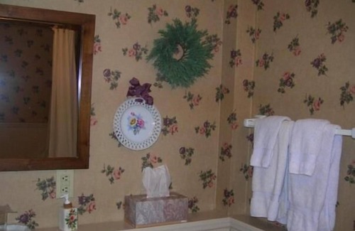 Muscatine Bed & Breakfast | Strawberry Farm Bed & Breakfast