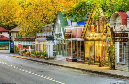 Bar Harbor House | Strawberry Hill