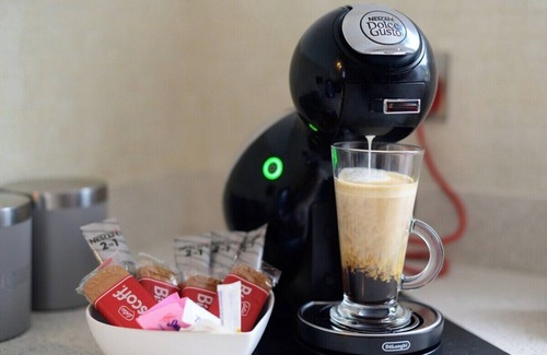 Bramcote House | Strelley House 4 - free parking, WiFi , Netflix, Family & Contractor friendly